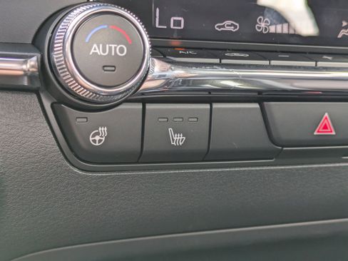 New 2025 MAZDA MAZDA3 Hatchback w/Premium Plus Pkg image 29