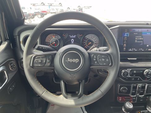 Used 2024 Jeep Wrangler Unlimited Sport AWD/4WD image 16