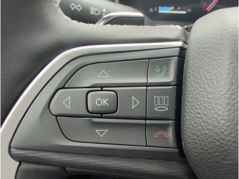 New 2025 Jeep Grand Cherokee Altitude image 24