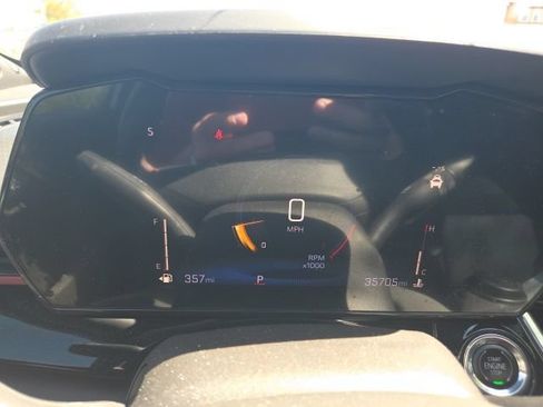 Used 2024 Chevrolet Trax RS w/ Sunroof Package FWD image 9