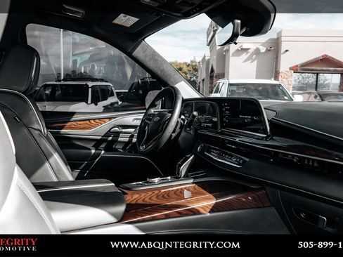 Used 2024 Cadillac Escalade Sport Platinum AWD/4WD image 64