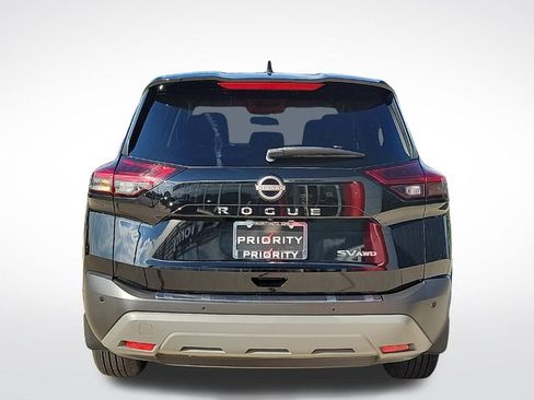 Used 2023 Nissan Rogue SV image 4