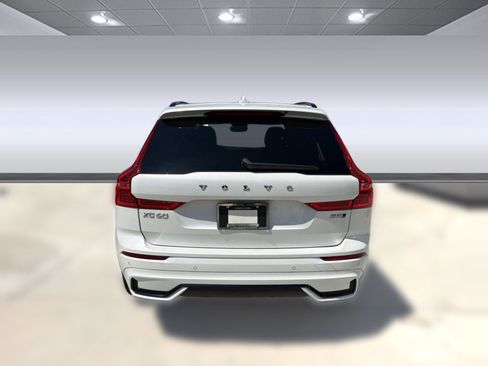 Used 2025 Volvo XC60 B5 Plus AWD/4WD image 10