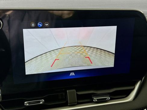 New 2026 Chevrolet Equinox LT w/ Convenience Package II FWD image 15