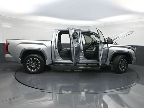 Used 2024 Toyota Tundra Limited AWD/4WD image 40