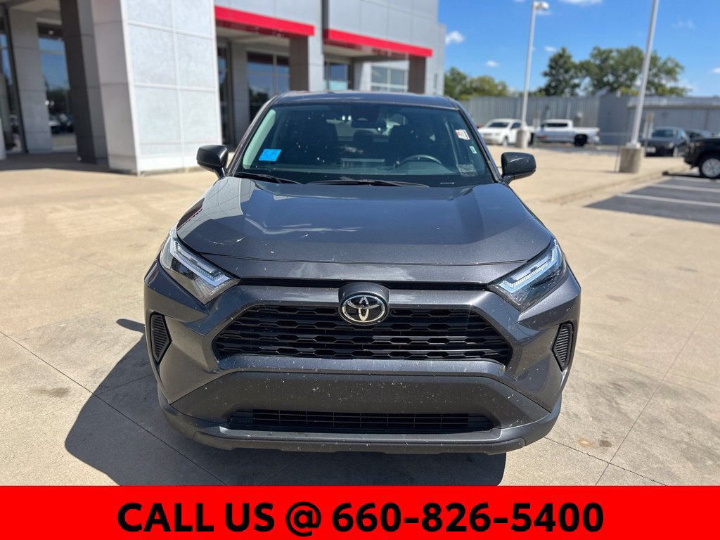 Used 2025 Toyota RAV4 LE AWD/4WD image 3