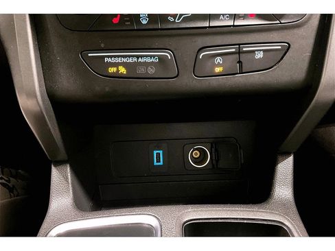 Used 2019 Ford Escape SE image 30