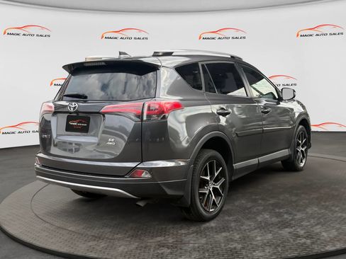 Used 2018 Toyota RAV4 SE w/ Power Extra Value Package AWD/4WD image 10