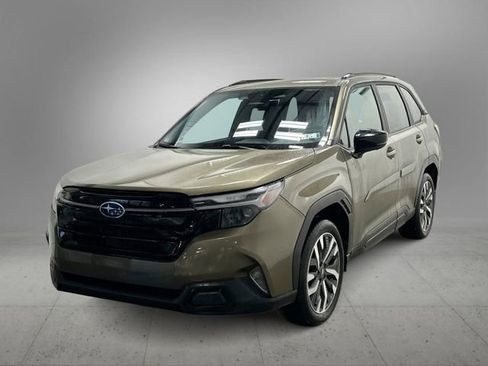 Certified 2025 Subaru Forester Touring AWD/4WD image 1