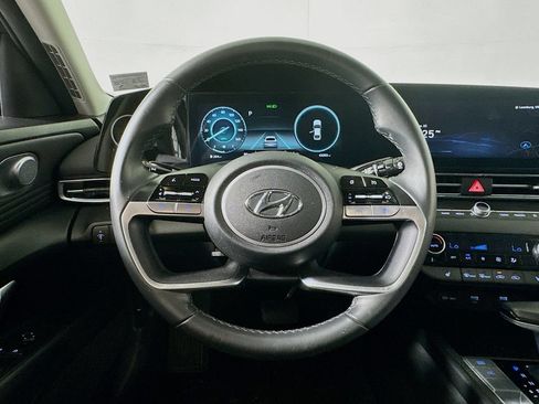 Used 2023 Hyundai Elantra Limited FWD image 8