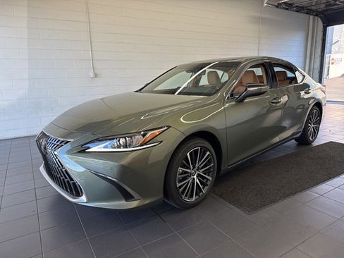 New 2025 Lexus ES 350 w/ Premium Package image 4