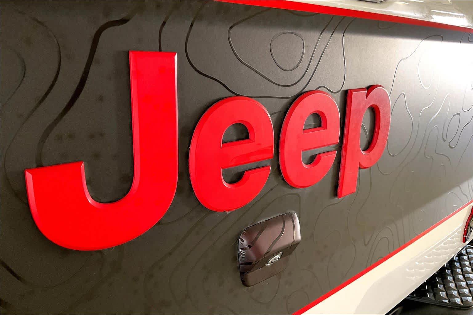 Used 2020 Jeep Gladiator Sport w/ Quick Order Package 24S AWD/4WD image 30