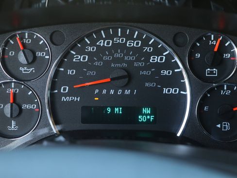 Used 2020 GMC Savana 2500 w/ Enhanced Convenience Package image 19