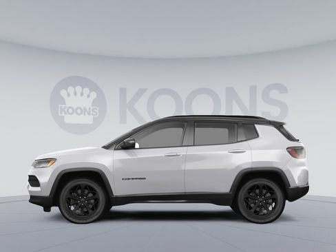 Used 2024 Jeep Compass Limited w/ Sun and Sound Group AWD/4WD image 2