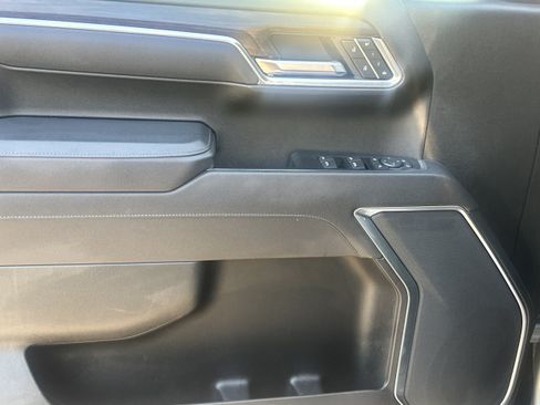 Used 2025 GMC Sierra 1500 SLT RWD image 10