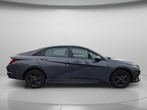 Certified 2023 Hyundai Elantra SEL w/ Cargo Package FWD image 5