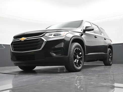 Used 2021 Chevrolet Traverse LS FWD image 20