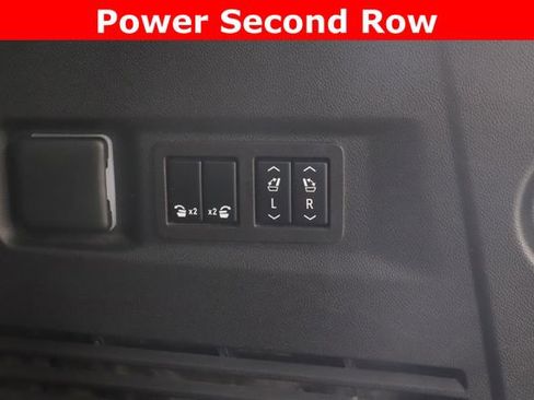 Used 2023 GMC Yukon Denali image 33