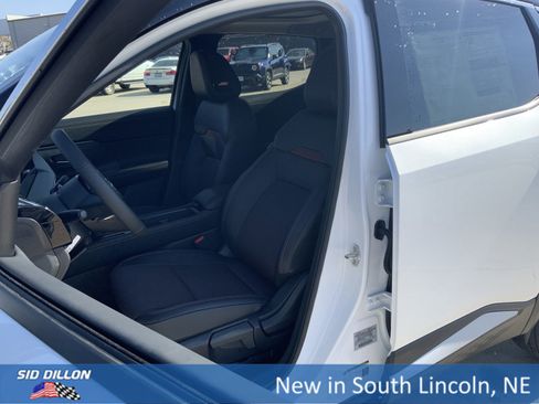 New 2026 Nissan Kicks SR w/ SR Premium Package image 9