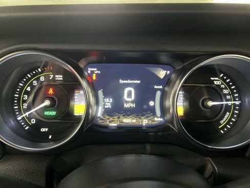 Used 2022 Jeep Wrangler Unlimited Sahara image 12