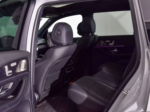 Used 2025 Mercedes-Benz GLS 450 4MATIC image 21