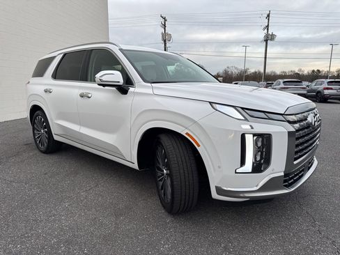 Used 2025 Hyundai Palisade Calligraphy image 3