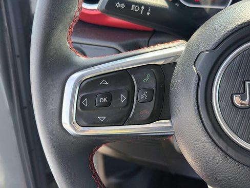 Used 2023 Jeep Wrangler Unlimited Rubicon AWD/4WD image 11