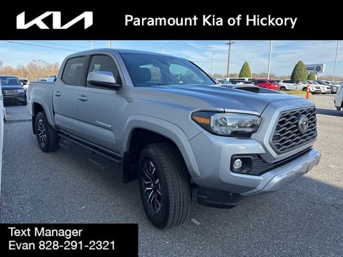Used 2021 Toyota Tacoma TRD Off-Road image 3
