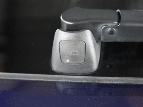 Used 2022 Porsche Macan image 40