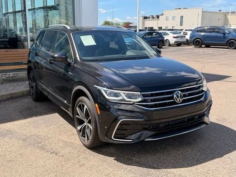 Used 2023 Volkswagen Tiguan SEL R-Line AWD/4WD image 8