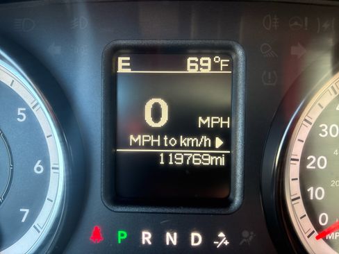 Used 2017 RAM 1500 Express w/ Express Value Package image 11