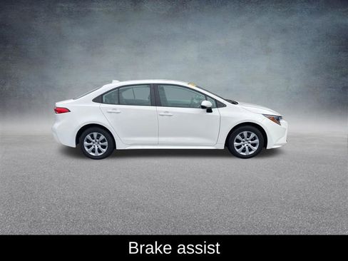 Used 2022 Toyota Corolla LE image 8