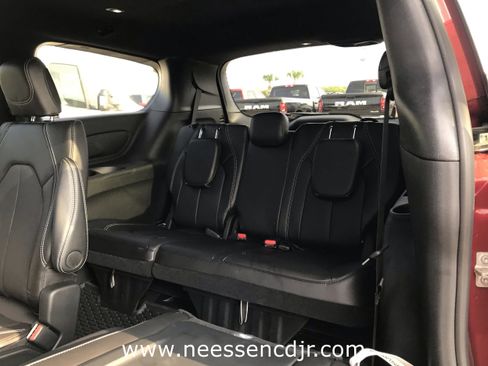 New 2025 Chrysler Pacifica Select w/ Fav Edition Package image 19