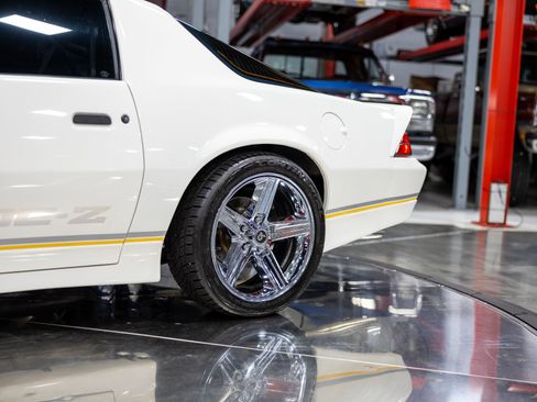 Used 1989 Chevrolet Camaro IROC-Z image 10
