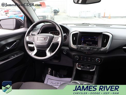 Used 2022 GMC Terrain SLE FWD image 13