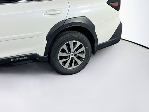 Used 2023 Subaru Outback Premium image 29