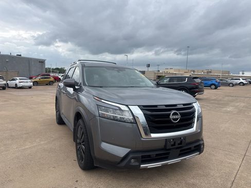 Certified 2022 Nissan Pathfinder SL w/ SL Premium Package image 2