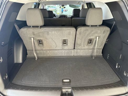 Used 2020 Chevrolet Traverse LT FWD image 38