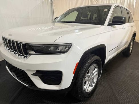 Certified 2023 Jeep Grand Cherokee Laredo w/ Luxury Tech Group I image 1