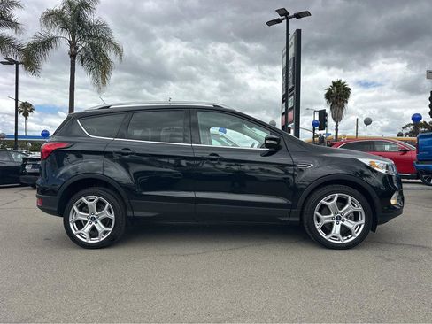 Used 2019 Ford Escape Titanium FWD image 41