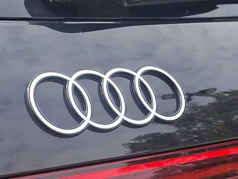 New 2025 Audi Q5 Premium image 17