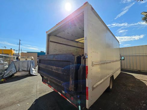 Used 2012 GMC Savana 3500 image 8