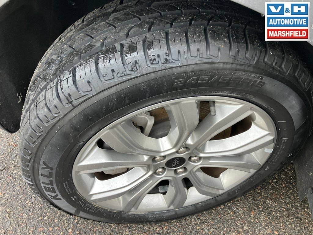 Used 2024 Ford Edge Titanium AWD/4WD image 3