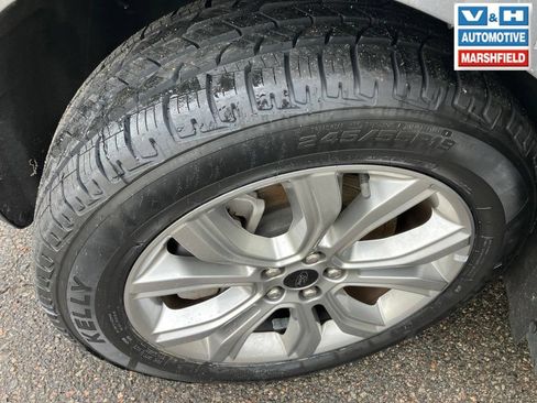 Used 2024 Ford Edge Titanium AWD/4WD image 3