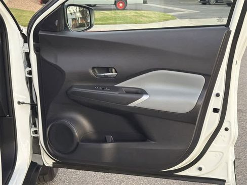 Used 2023 Nissan Kicks SR w/ SR Premium Package image 33