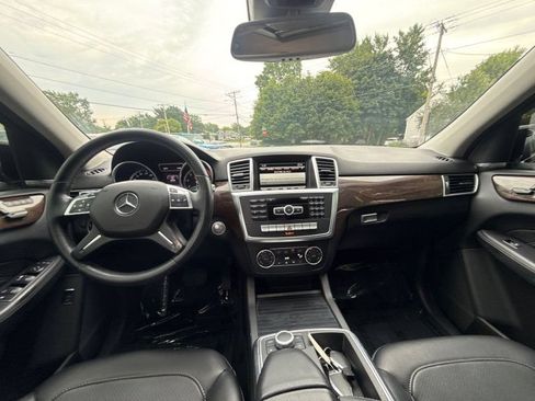 Used 2014 Mercedes-Benz ML 350 4MATIC w/ Premium 1 Package image 16