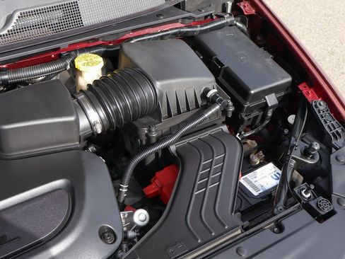 Used 2021 Chrysler Pacifica Touring-L w/ Uconnect Theater Family Group image 11