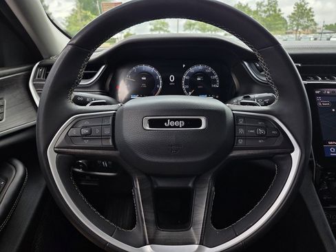 Used 2023 Jeep Grand Cherokee L Limited AWD/4WD image 22
