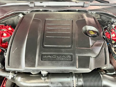 Used 2018 Jaguar XE Premium image 42