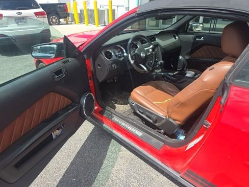 Used 2011 Ford Mustang Premium w/ 201A Rapid Spec Order Code RWD image 2